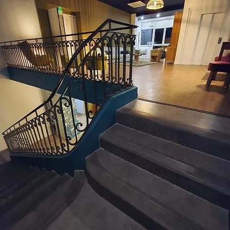 Bordeaux Arena Hotel 3*