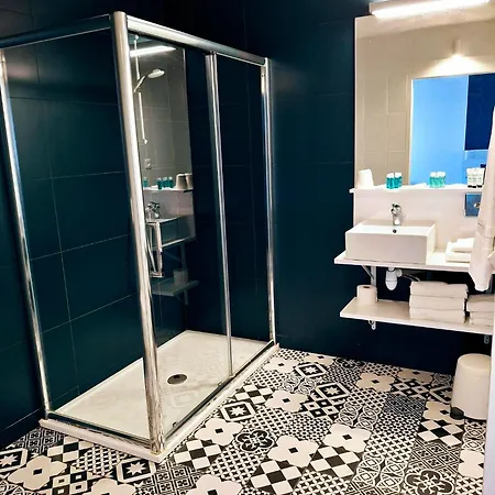 Bordeaux Arena Hotel 3*