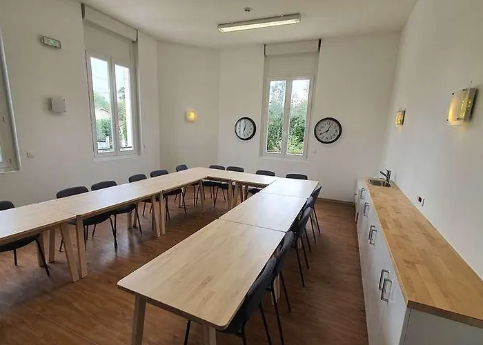 Brit Bordeaux Arena 3*